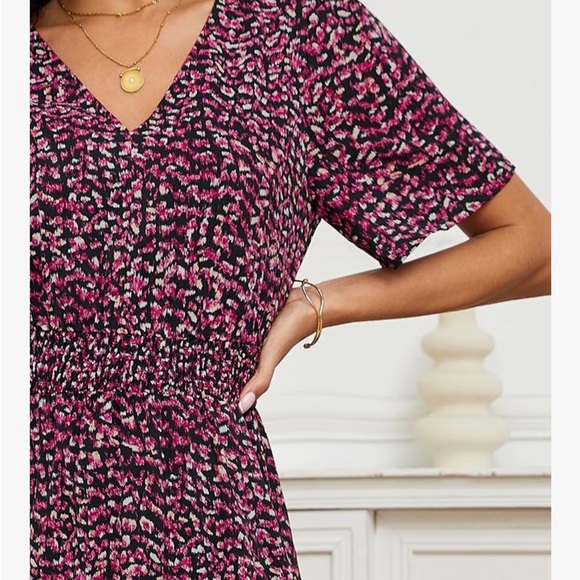 Elegant Red and Black Floral Women's Maxi Dress with Slit - Picture 9 of 10